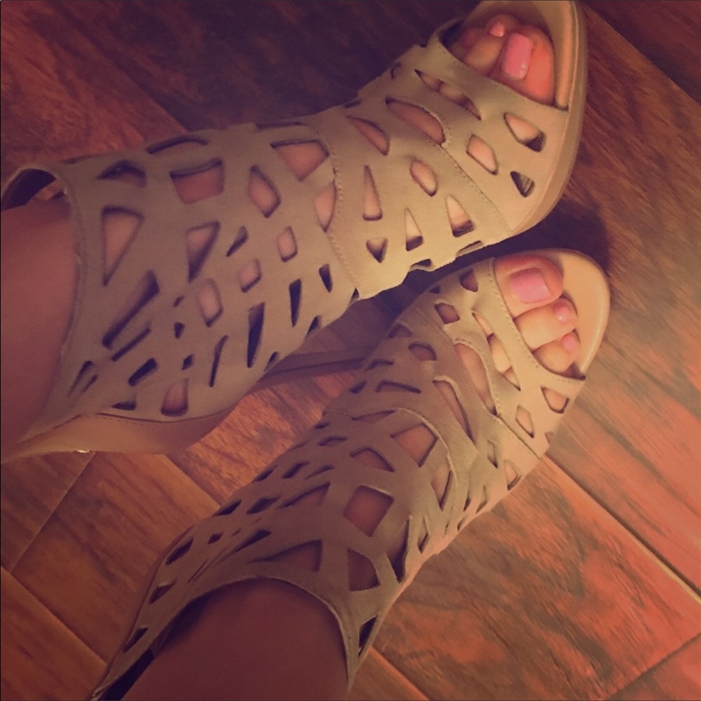 Sam Edelman - Tan Cutout Heels